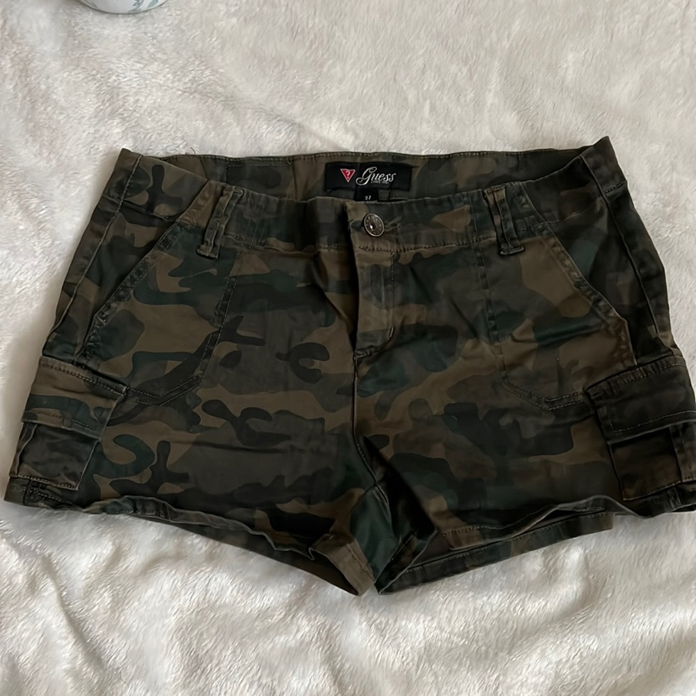 Guess camouflage cargo shorts